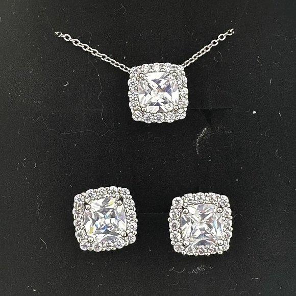 White Topaz Earring and Pendant Necklace Set - Cushion Cut  - Just Shines! - Picture 2 of 11